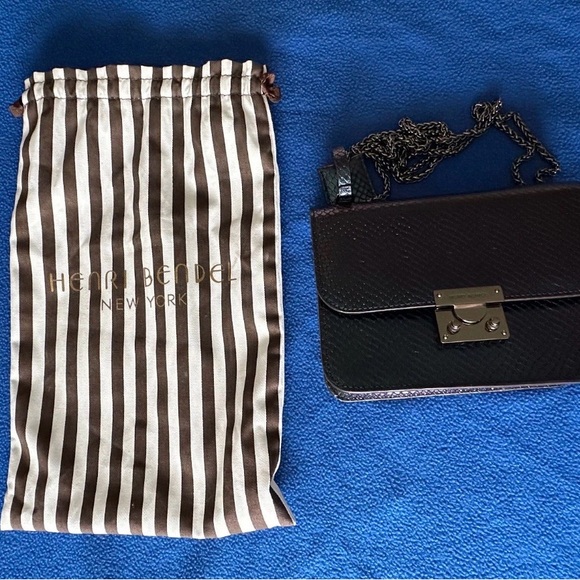 Henri Bendel New York Waldorf Chain Uptown Metallic Party Bag - Picture 11 of 11